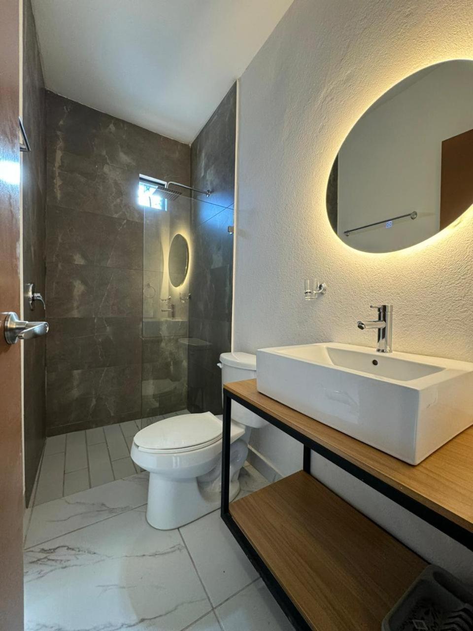 Vidrio Suites Col Americana 瓜达拉哈拉 外观 照片